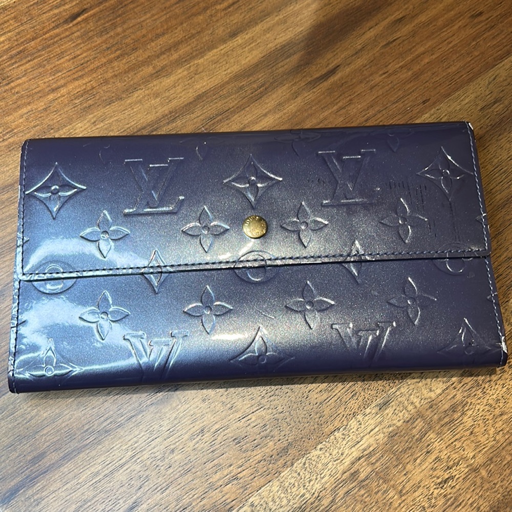 GUC LV *rare color* Dark blue Vernis tri-fold wallet